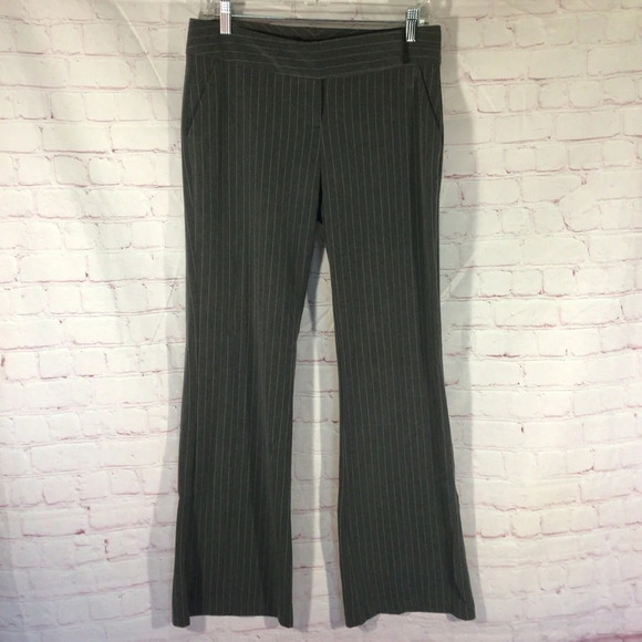 My Michelle Pants - My Michelle Gray Pinstripe Trouser Pants - Size 5